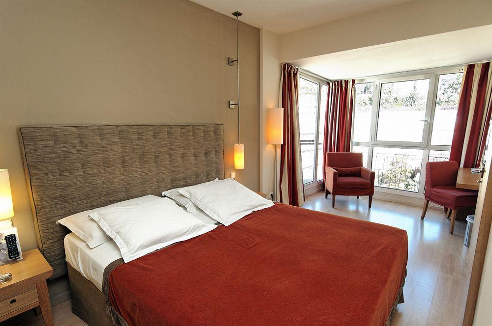 Hotel Napoleon Menton Oda fotoğraf